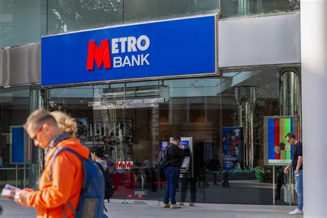 METRO PLC .
